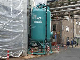 Il serbatoio di filtrazione mobile rivestito con SÄKAFLAKE 900 Black 3K, che garantisce buona conduttività elettrica