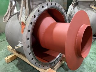 Shielding device of a BZ-cyclone separator lined with Si 14 EG