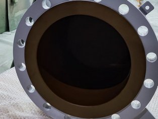 Citerne à eau revêtue avec Si 17 E (à haute conductivité électrique), destinée à un échangeur de chaleur coque et tube Citerne à eau revêtue avec Si 17 E (à haute conductivité électrique), destinée à un échangeur de chaleur coque et tube