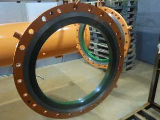 Spacer Ring of a Distillation Column lined with Si 14 E, externally coated according to customer request