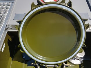 Manlid of an ISO Tank Container lined with Si 14 E