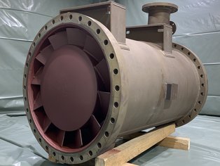 Nozzle control device of a BZ-cyclone separator lined with Si 14 EG